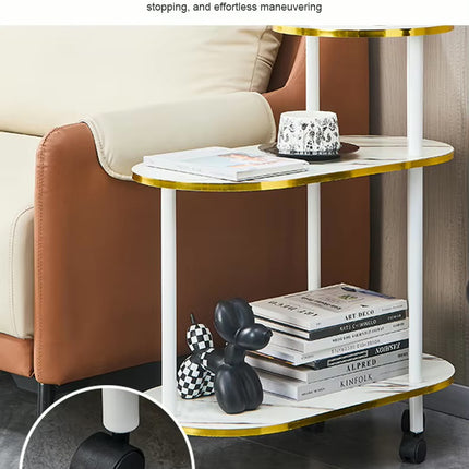 Tavolino da Caffè Moderno a 3 Ripiani con Ruote – Design Effetto Marmo con Struttura in Metallo Dorato, Ideale per Salotto e Soggiorno