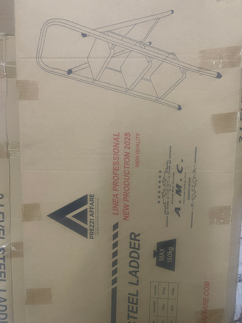 Scala Scaletta Pieghevole Quadrata Salvaspazio con Gradini Antiscivolo e Maniglione di Sicurezza Sgabello Struttura in Acciaio e Rivestimento in Gomma Portata massima 150kg
